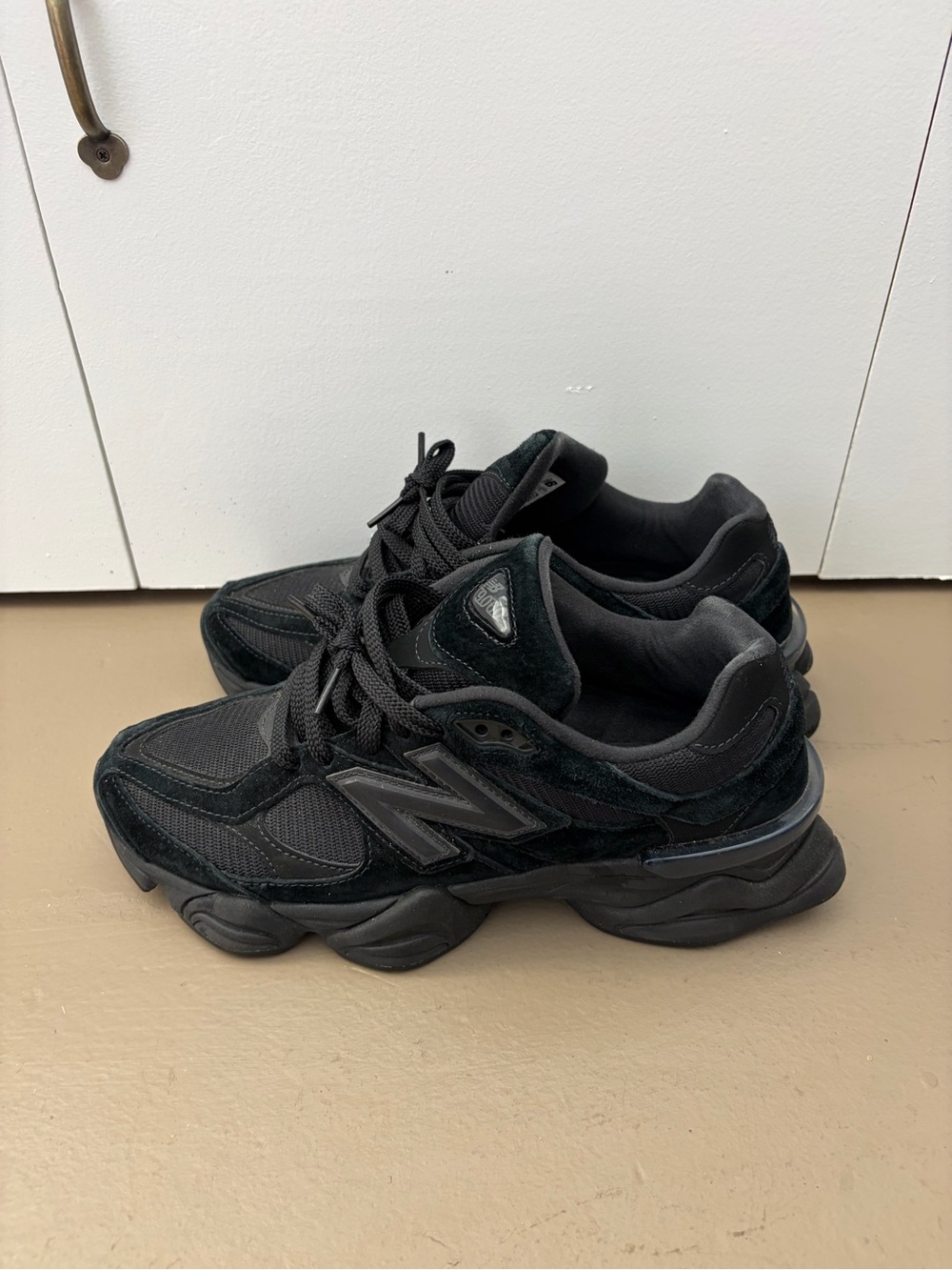 New Balance Men's 9060 All-Black
